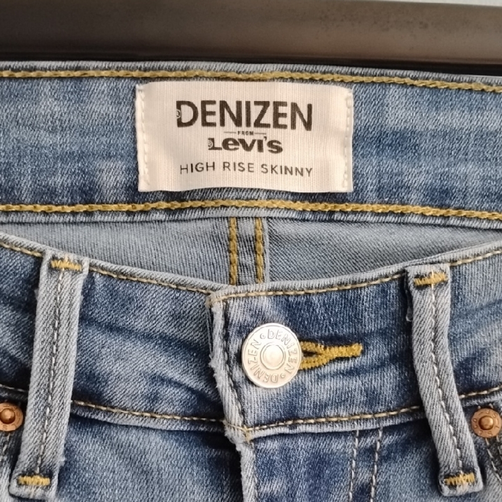 Levi's Women's Denim Skinny Jeans - Light Blue - Picture 2 of 7